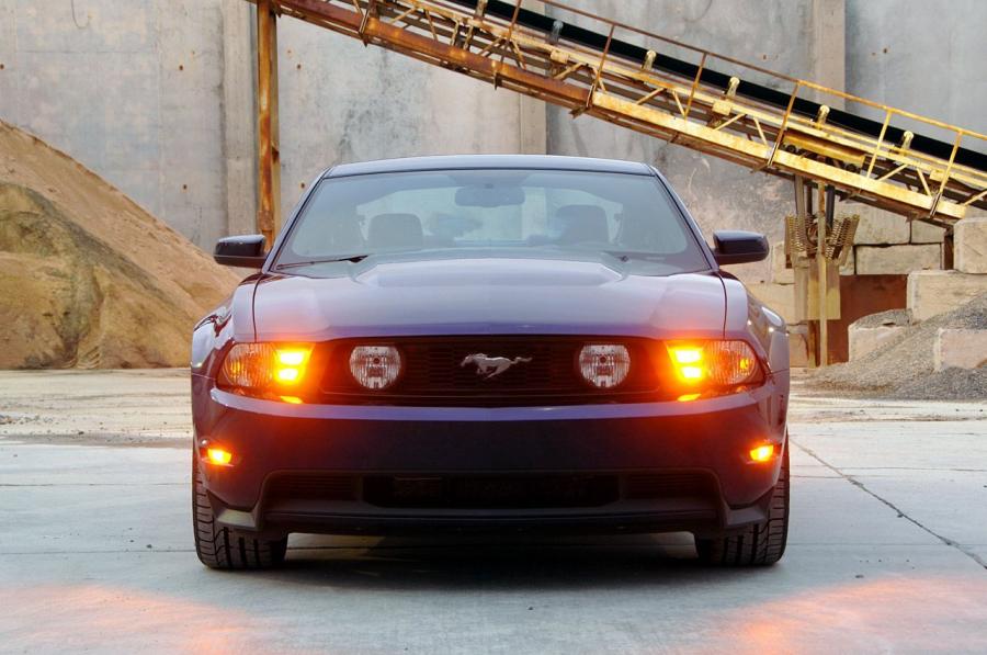  Ford Mustang GT 2010 года  (фото 5 из 213)